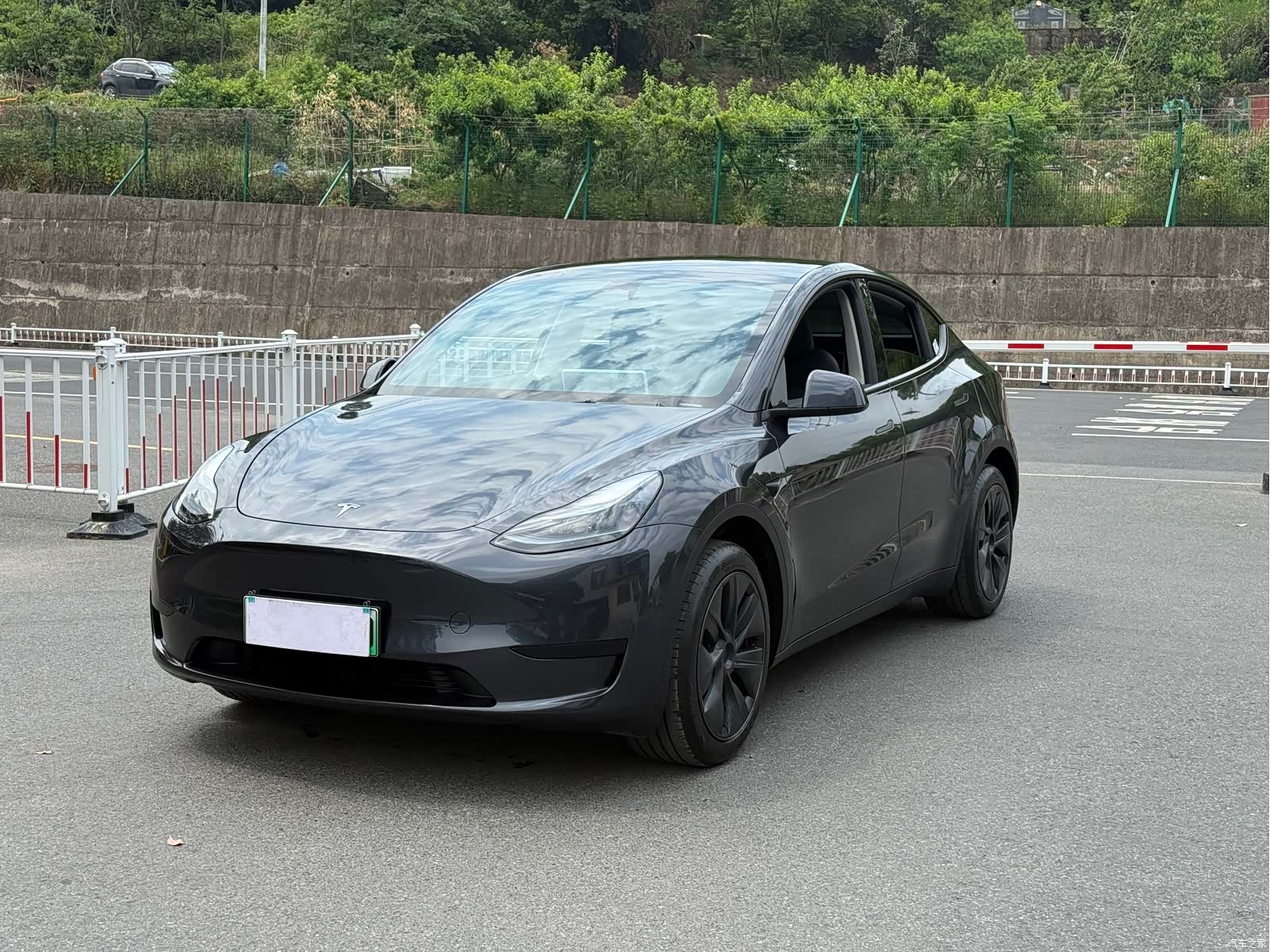 Tesla Model Y, 2024 1