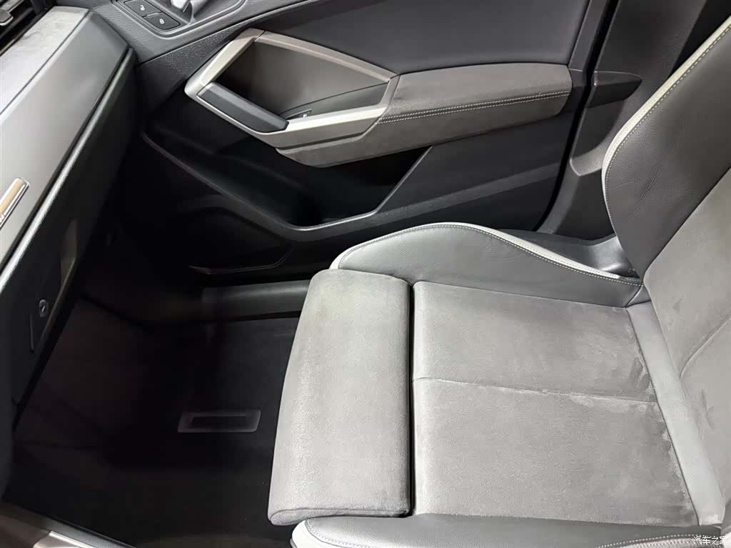 Audi Q3, 2023 13