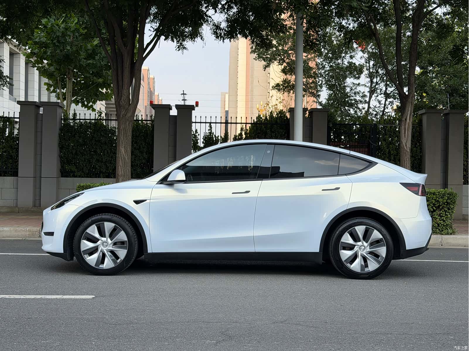 Tesla Model Y, 2023 7