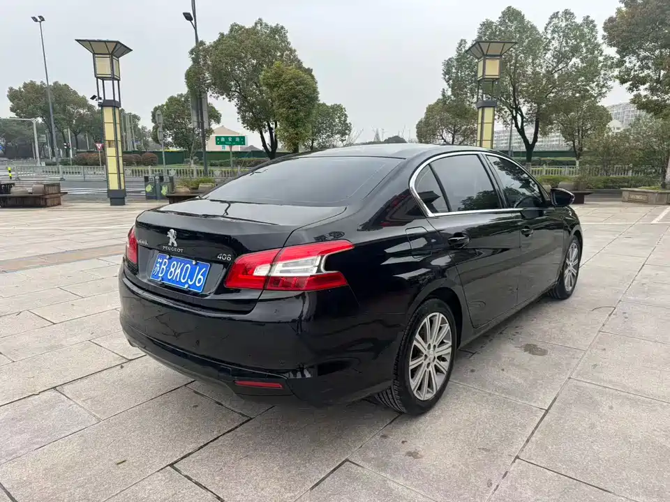 Peugeot 408