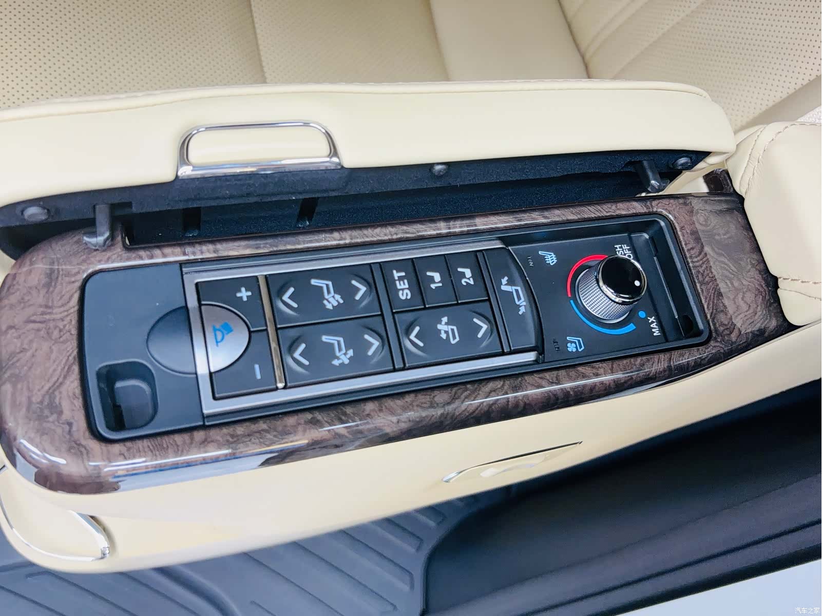 Toyota Alphard, 2022 10