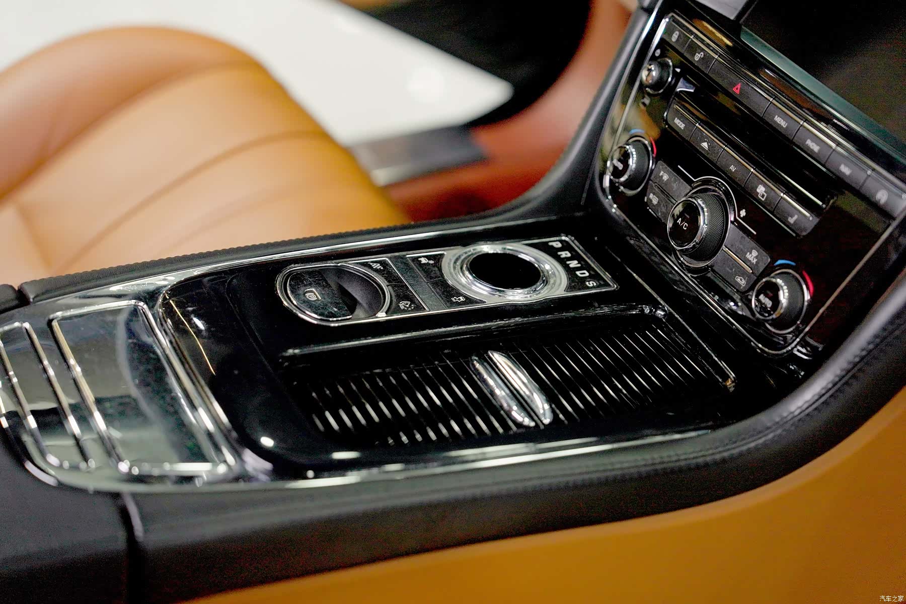 Jaguar XJ, 2014 22