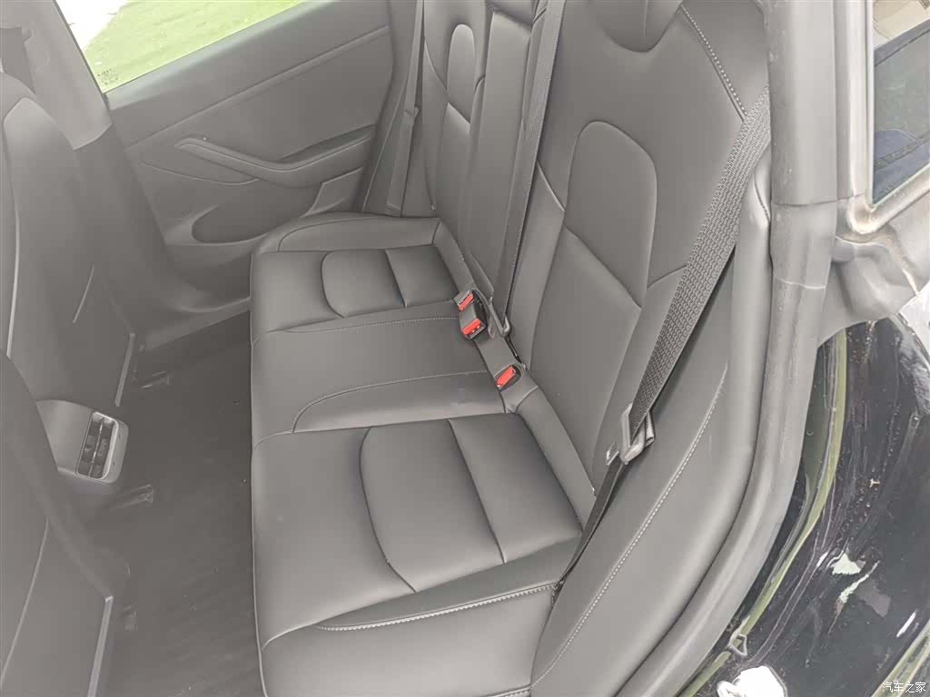 Tesla Model 3, 2023 13