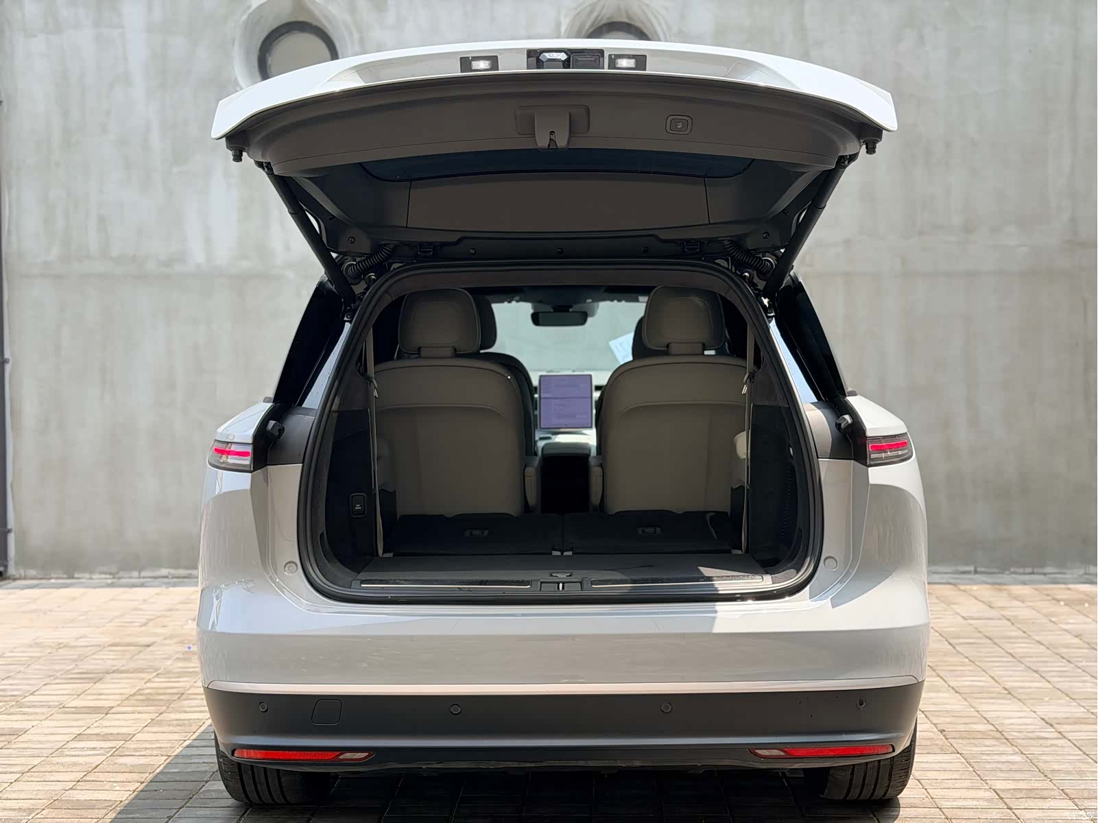 NIO ES8, 2024 12