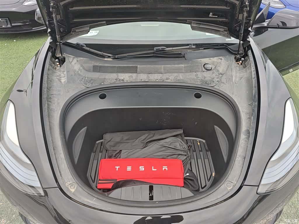 Tesla Model 3, 2023 16