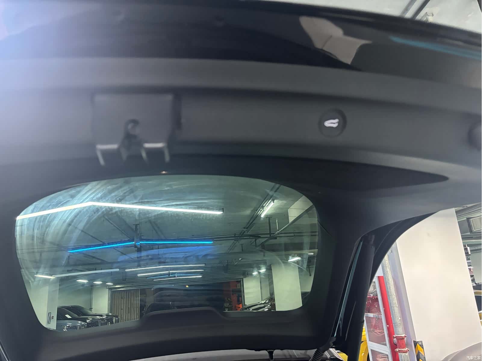 Tesla Model Y, 2023 16