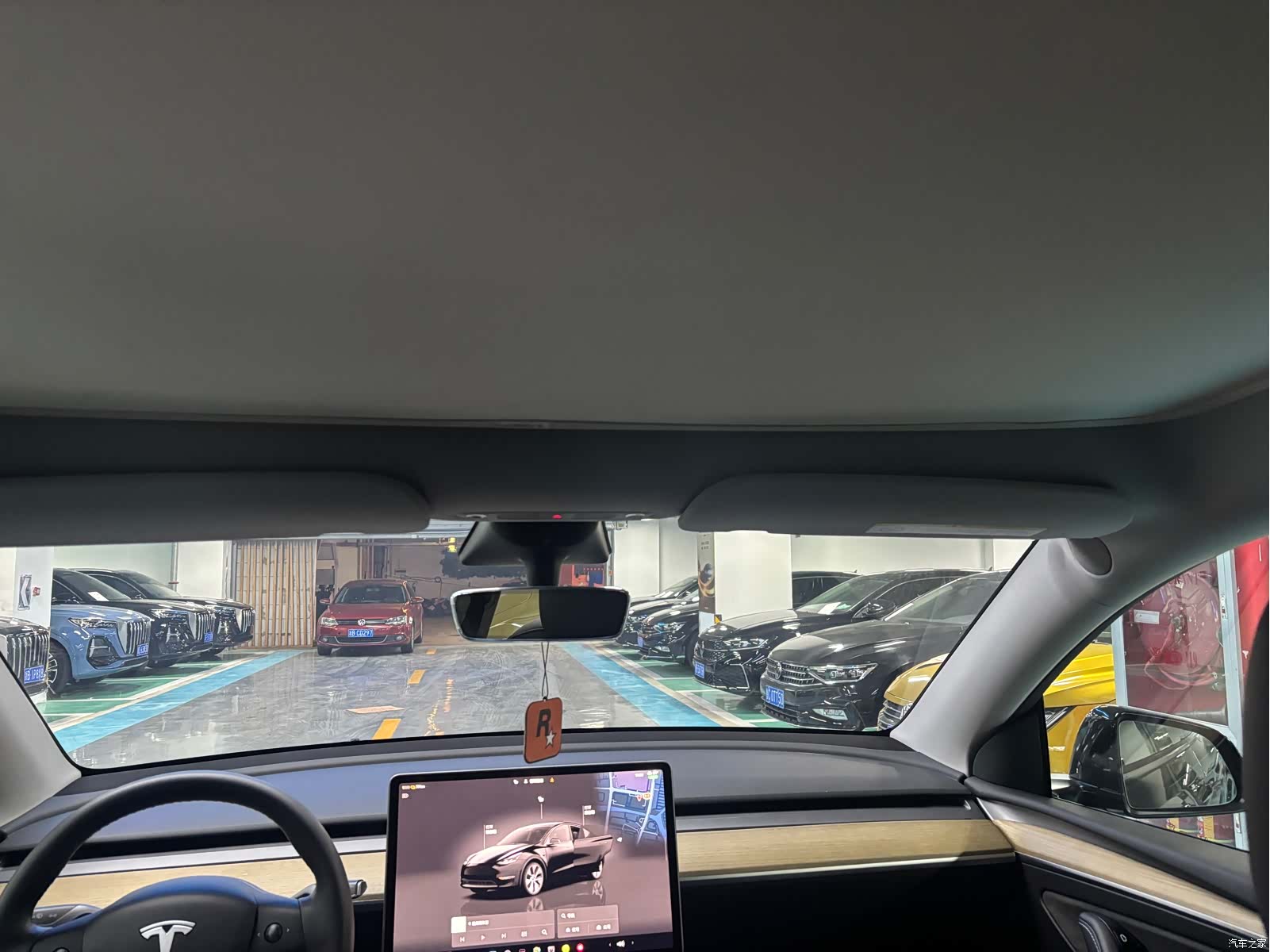 Tesla Model Y, 2023 9