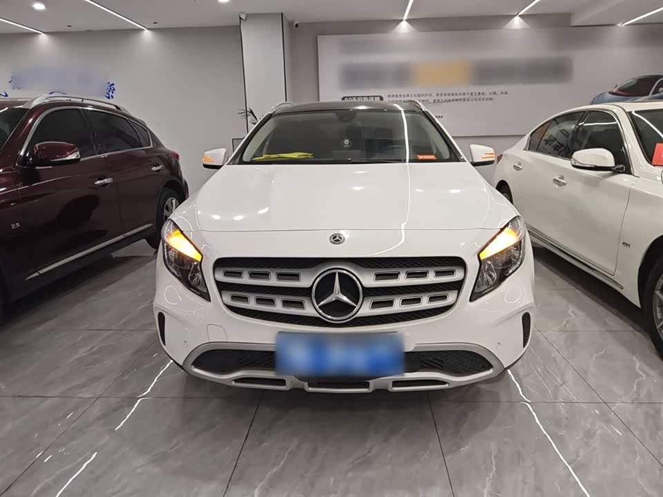 Mercedes-Benz GLA