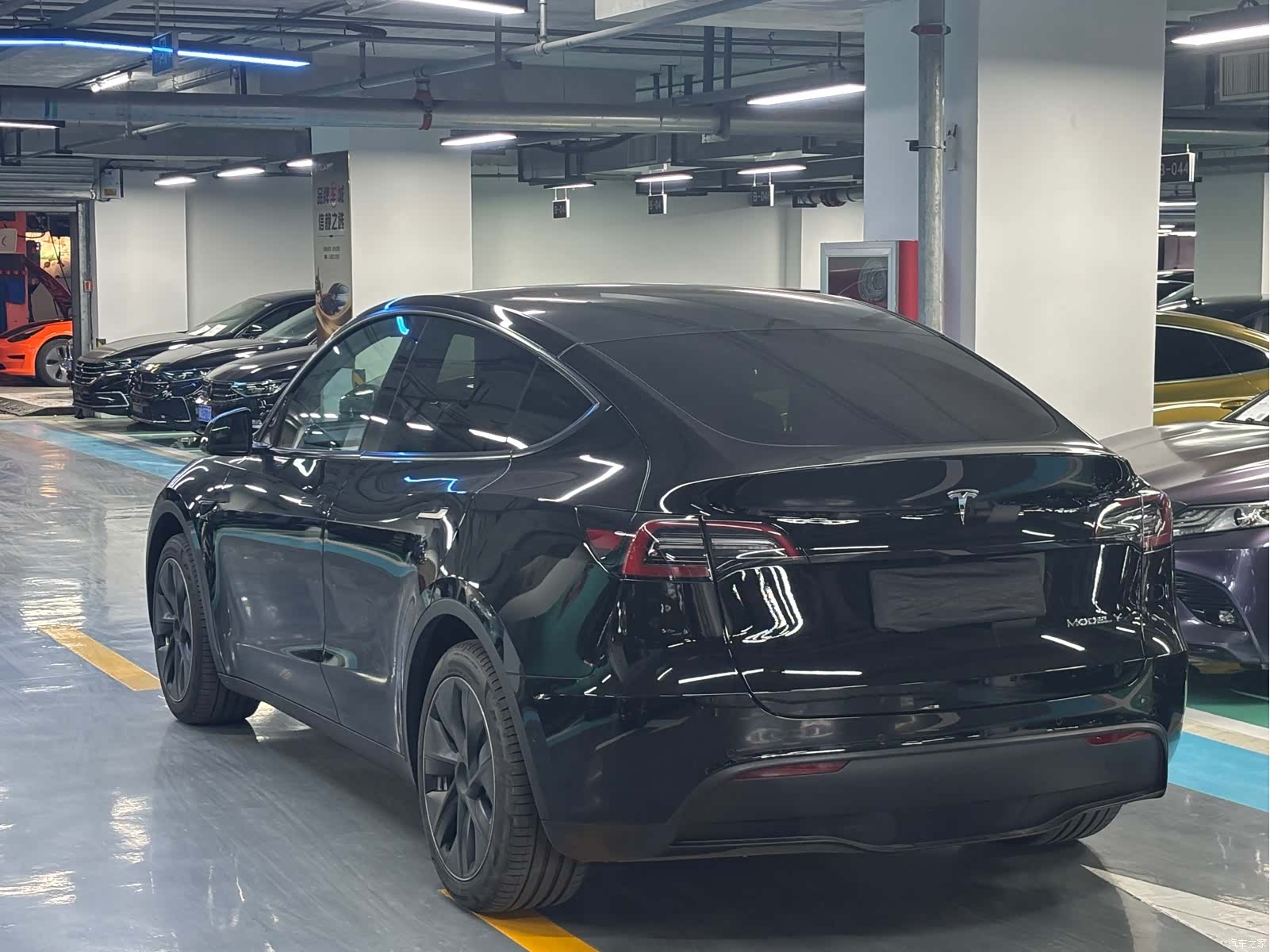 Tesla Model Y, 2023 18