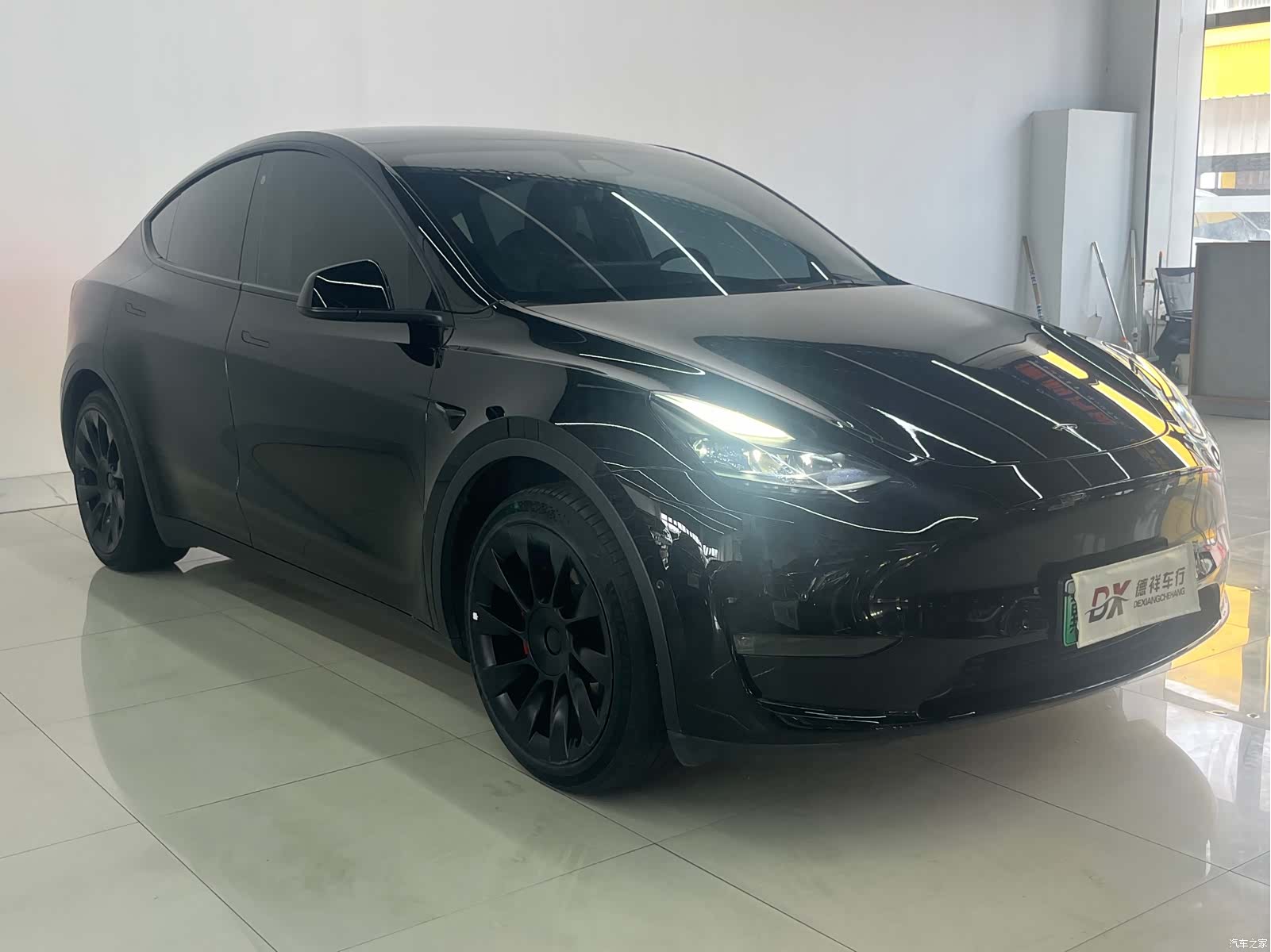 Tesla Model Y, 2022 3
