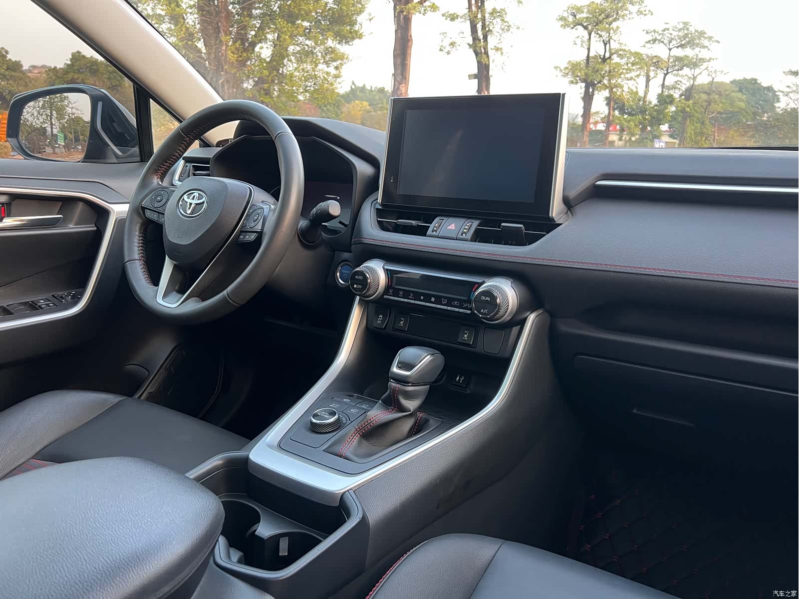 Toyota RAV4, 2022 18