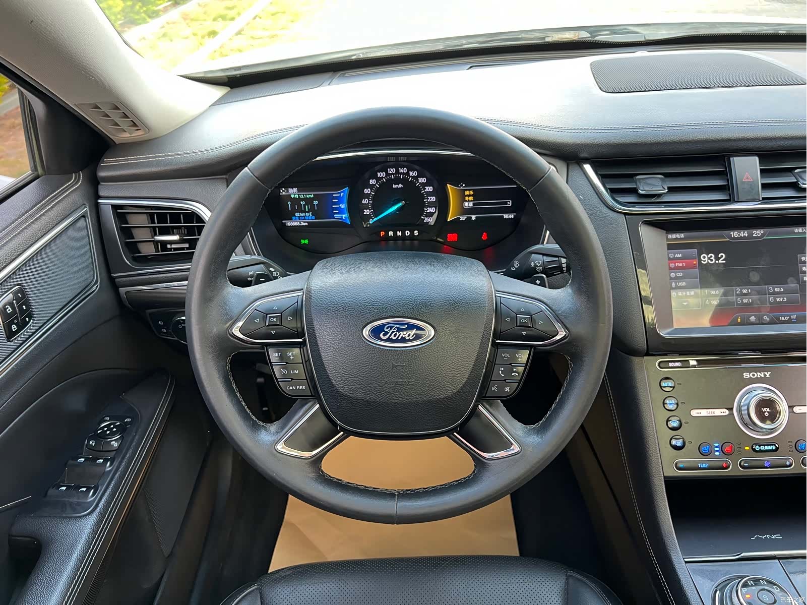Ford Taurus, 2016 11