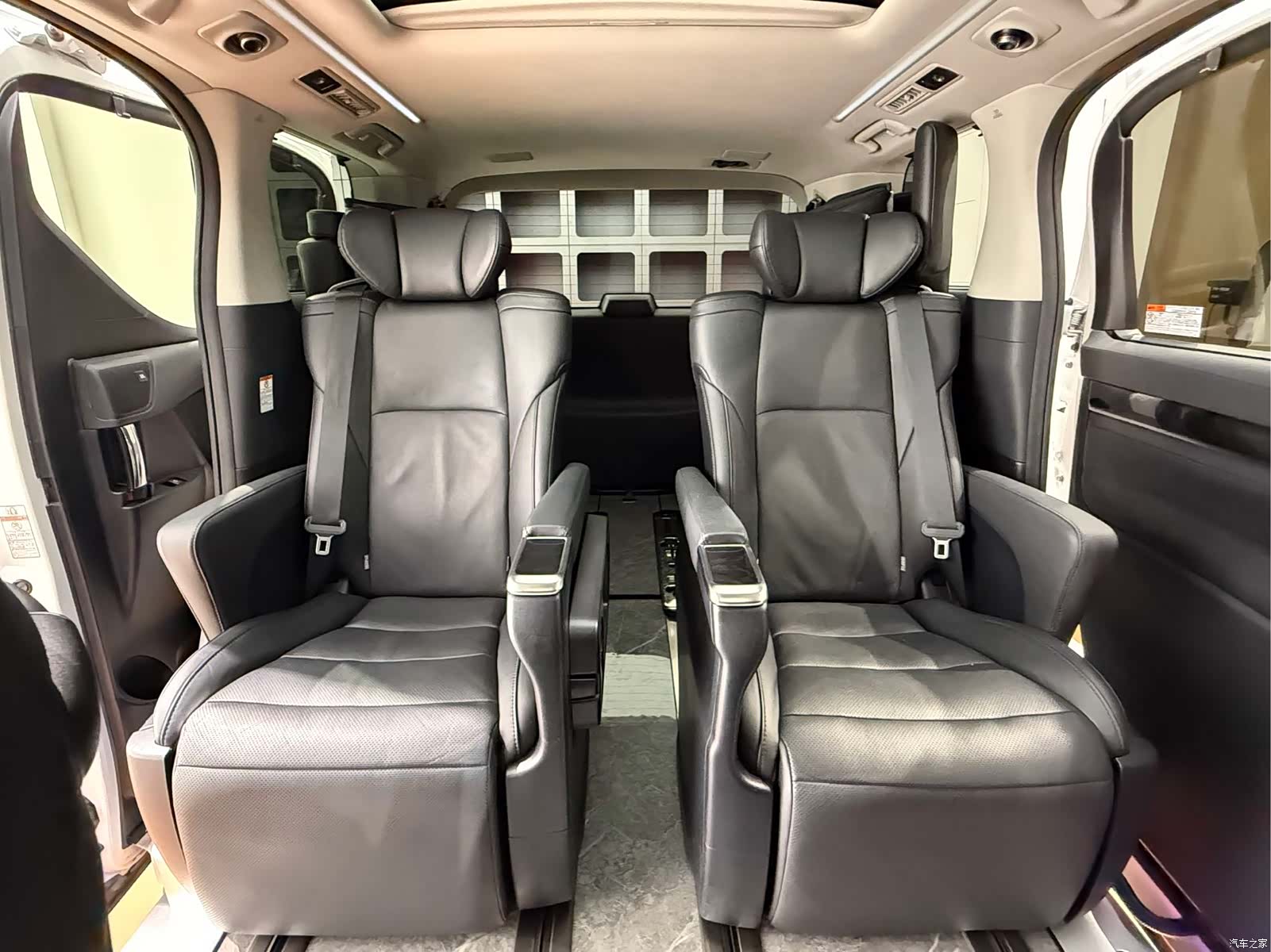 Toyota Vellfire, 2020 21