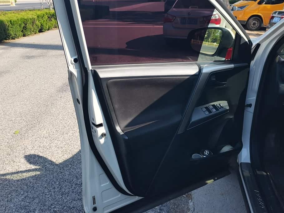 Toyota RAV4 Rongfang