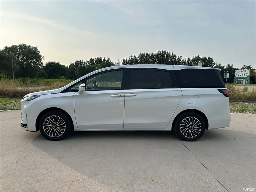 Buick GL8, 2025 7
