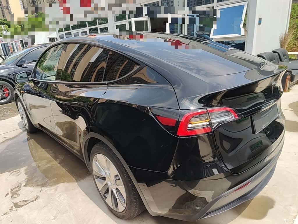 Tesla Model Y, 2023 все фото