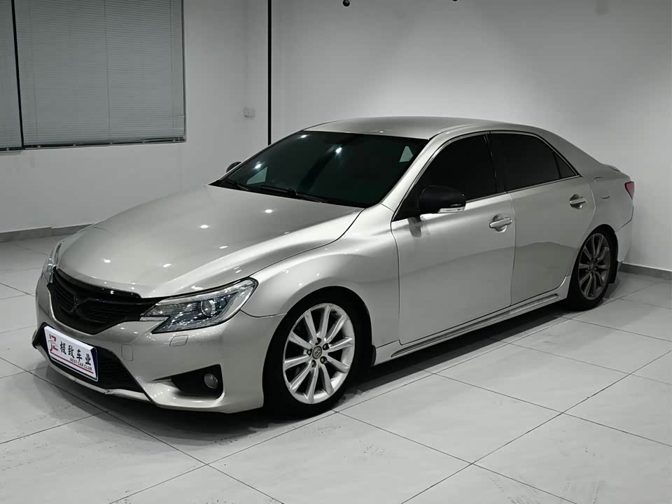 Toyota Reiz