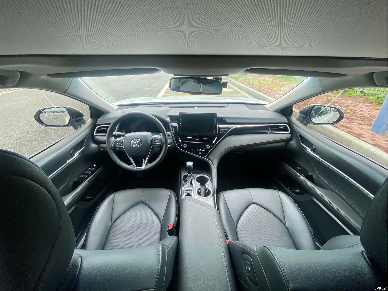 Toyota Camry, 2022 все фото