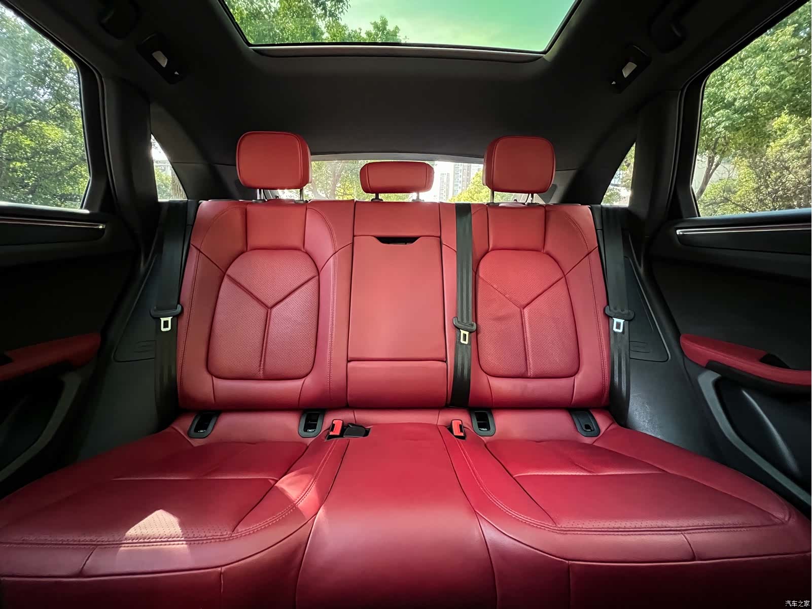 Porsche Macan, 2022 все фото