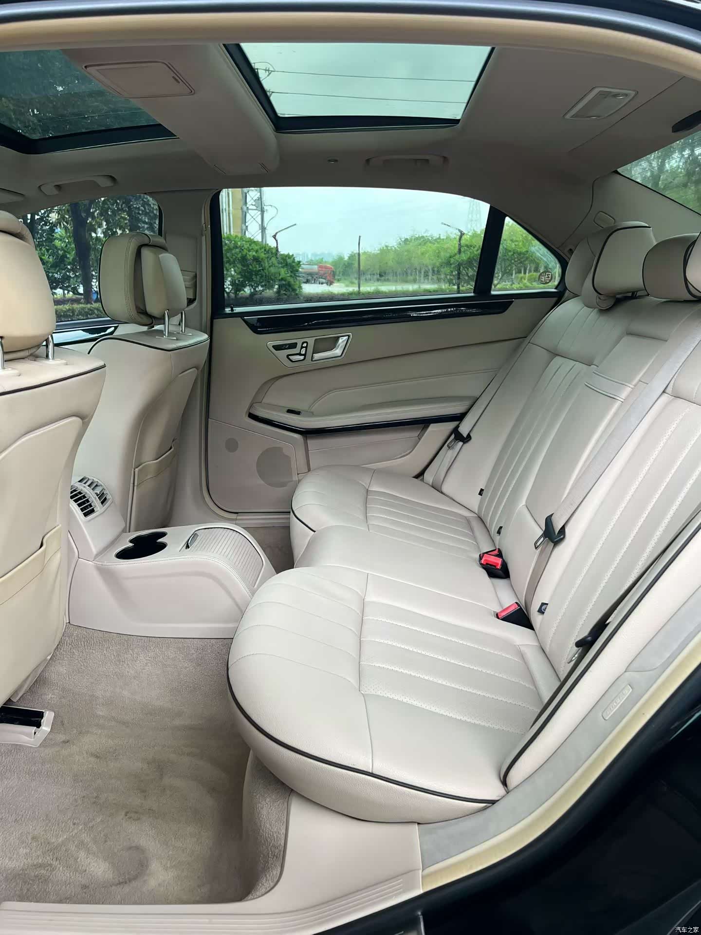 Mercedes-Benz E-Class, 2016 9