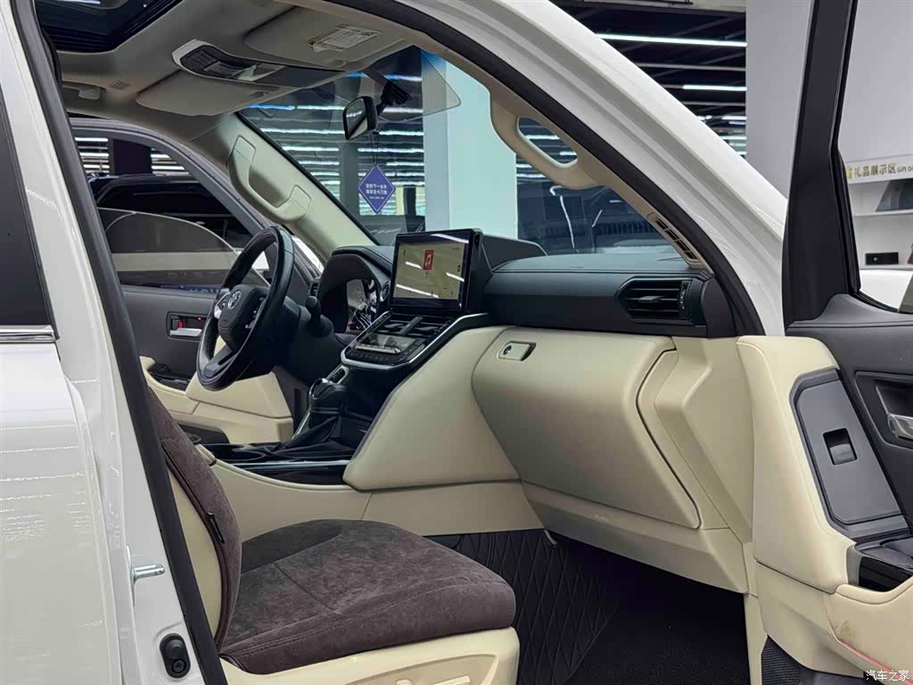 Toyota Land Cruiser, 2024 8