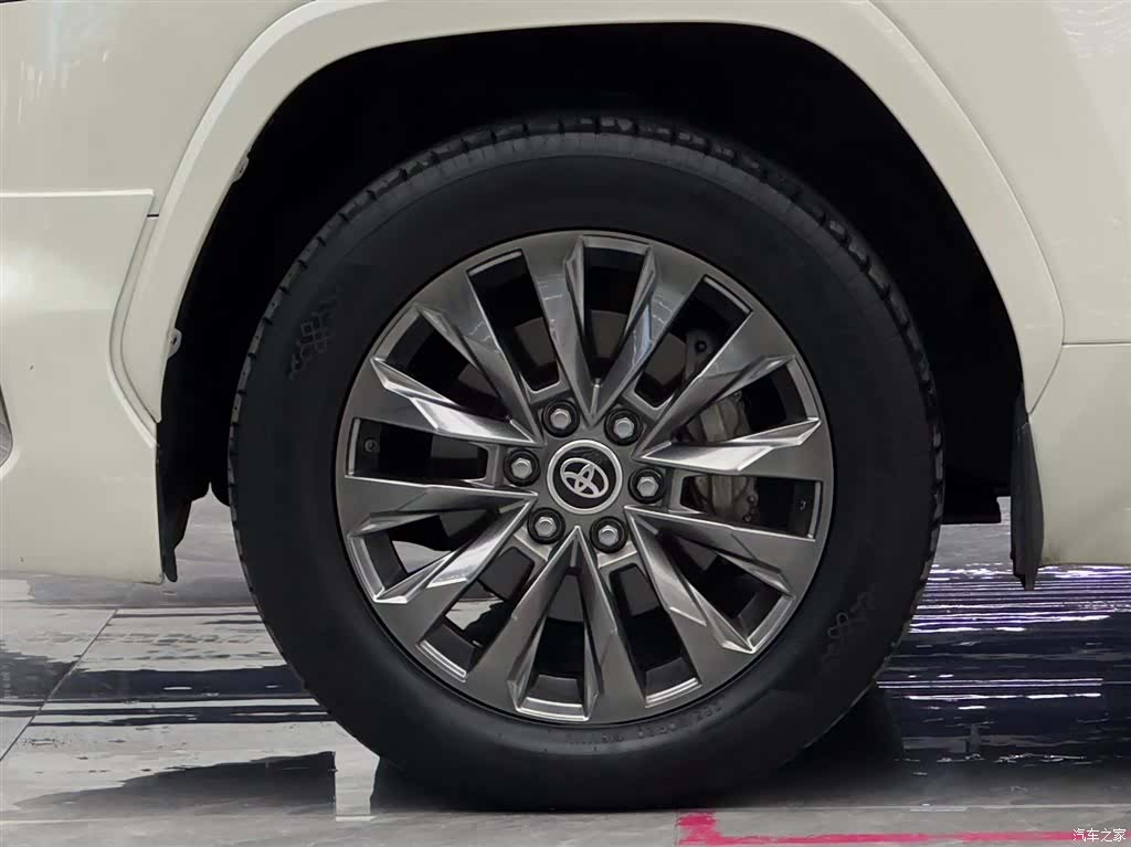 Toyota Land Cruiser, 2024 4