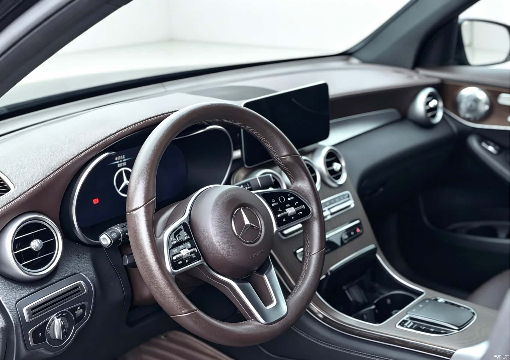 Mercedes-Benz GLC, 2021 3