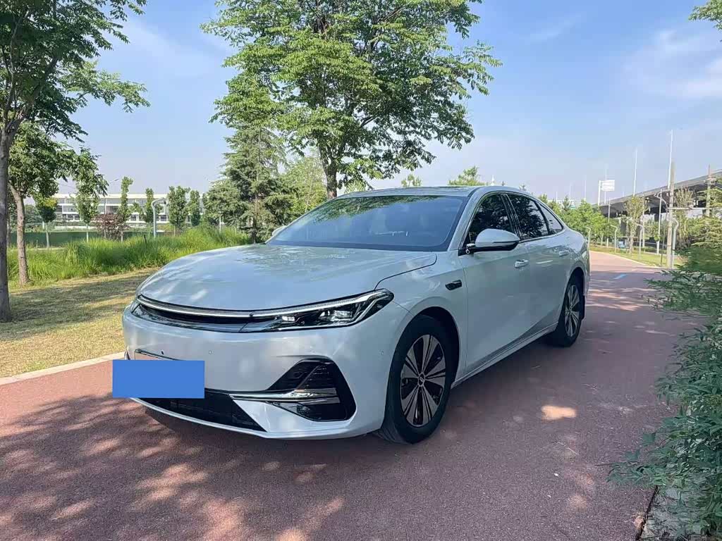 Geely Galaxy A7 EM