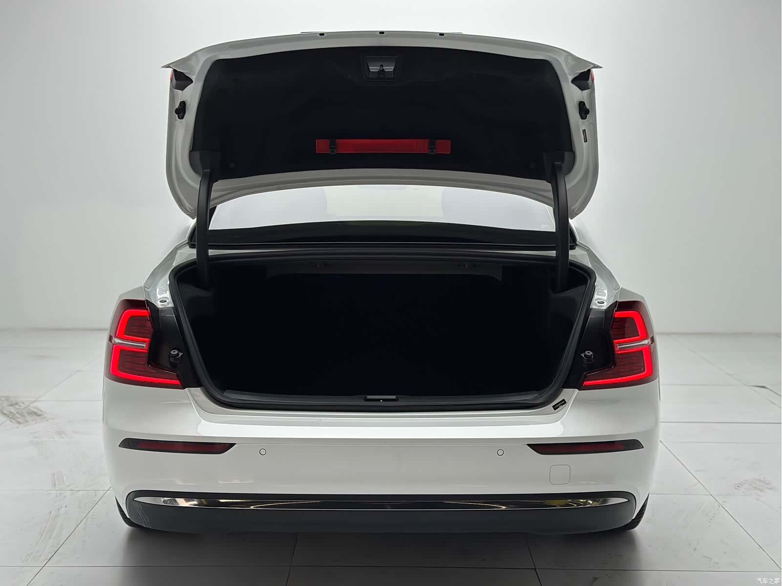 Volvo S60, 2023 21