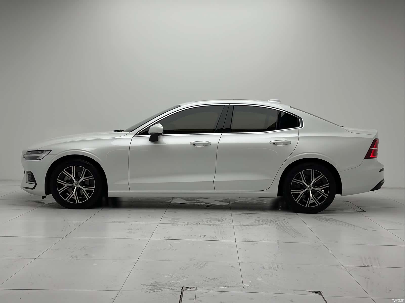 Volvo S60, 2023 25