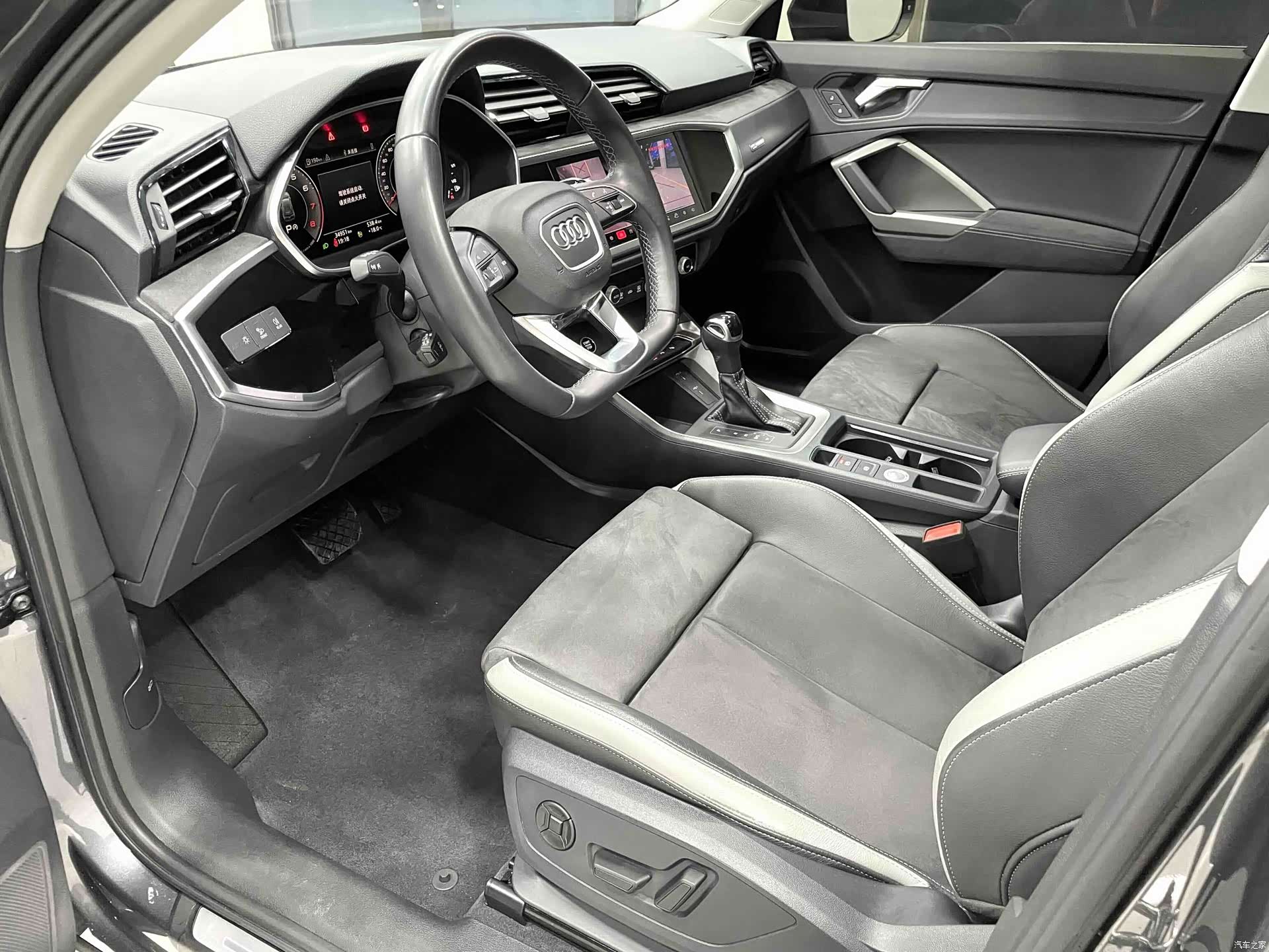 Audi Q3, 2022 4