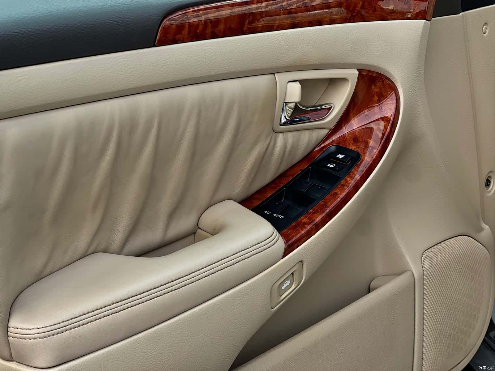 Toyota Crown, 2008 11
