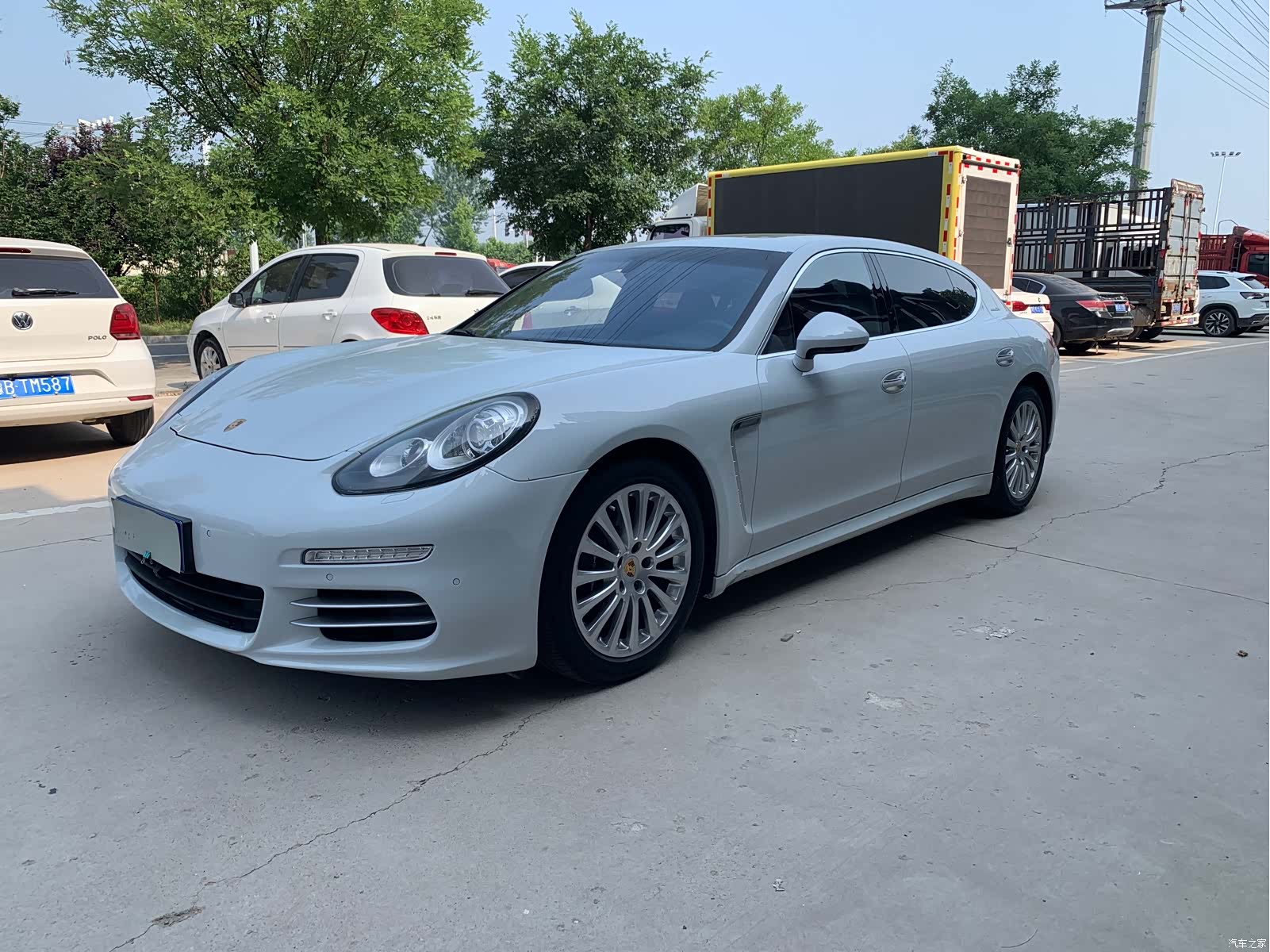 Porsche Panamera, 2016 1
