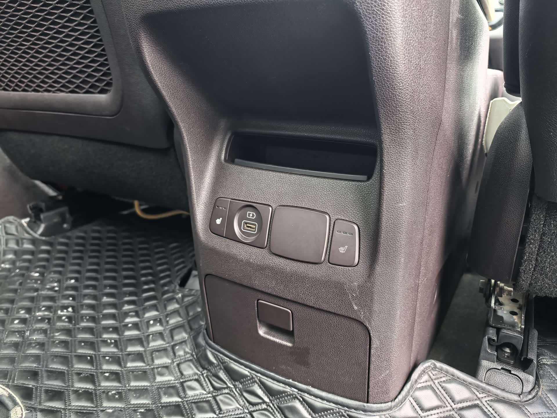 Kia Carnival, 2017 12