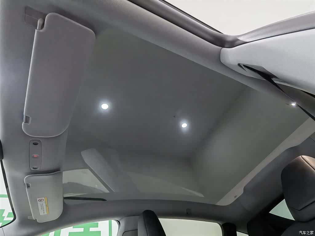 Tesla Model Y, 2025 14
