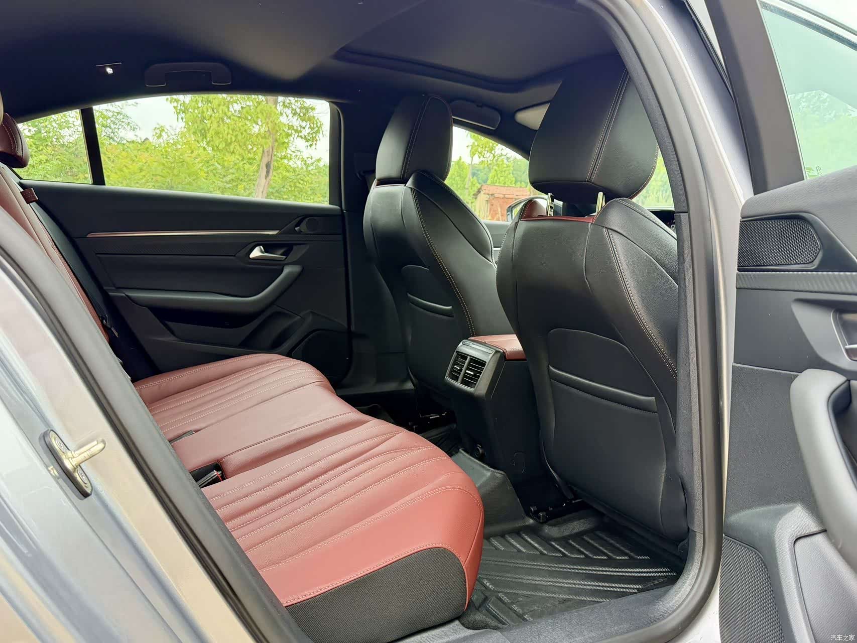 Peugeot 508L, 2023 15