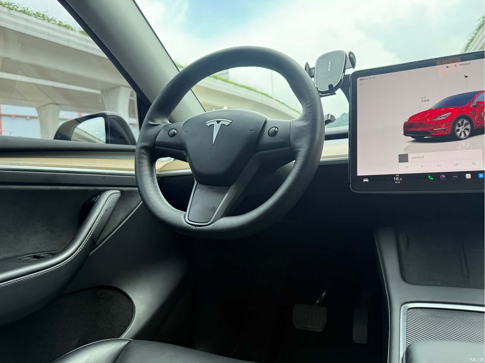 Tesla Model Y, 2023 13