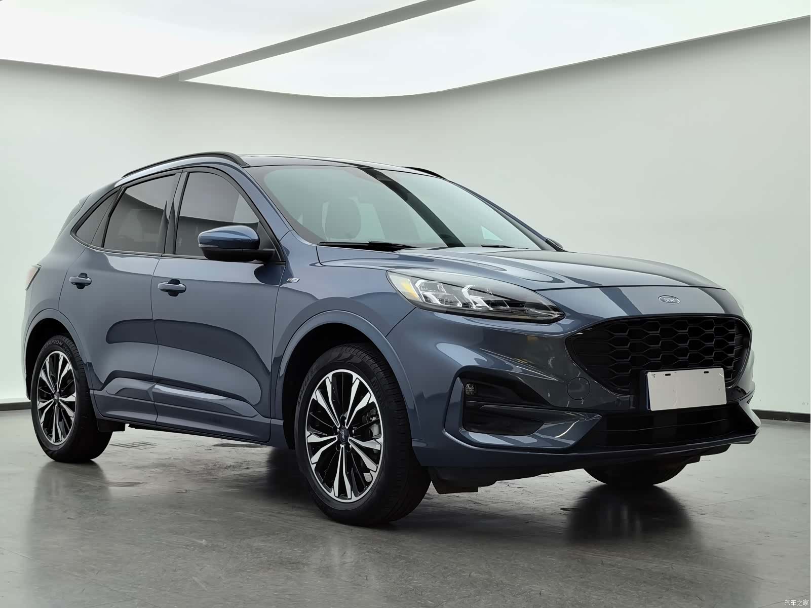 Ford Escape, 2022 3