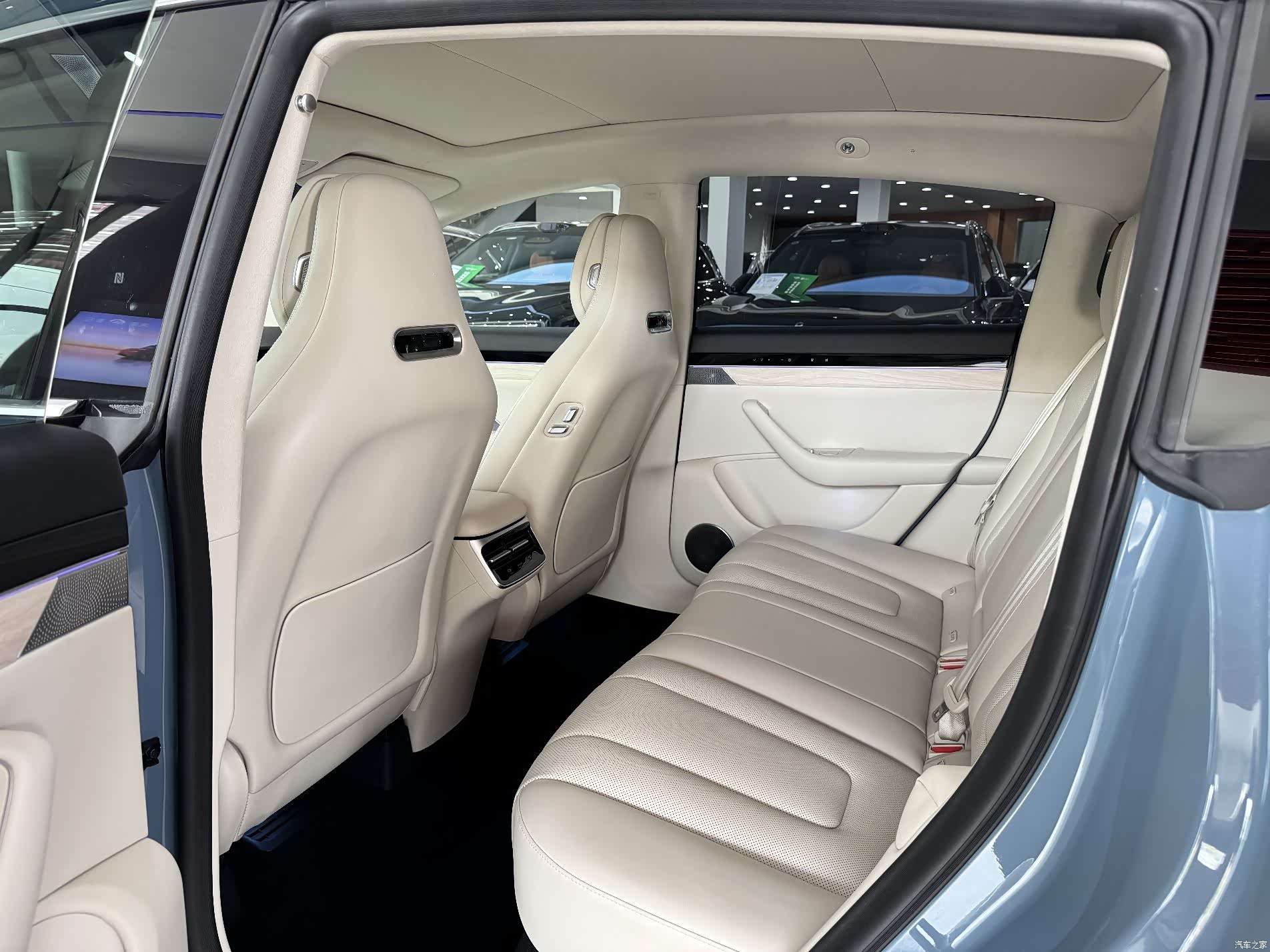 Luxeed R7, 2024 7