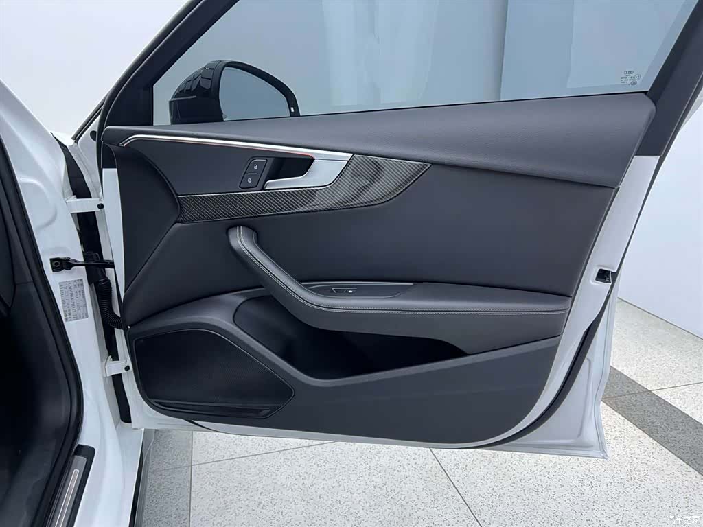 Audi A4L, 2022 29