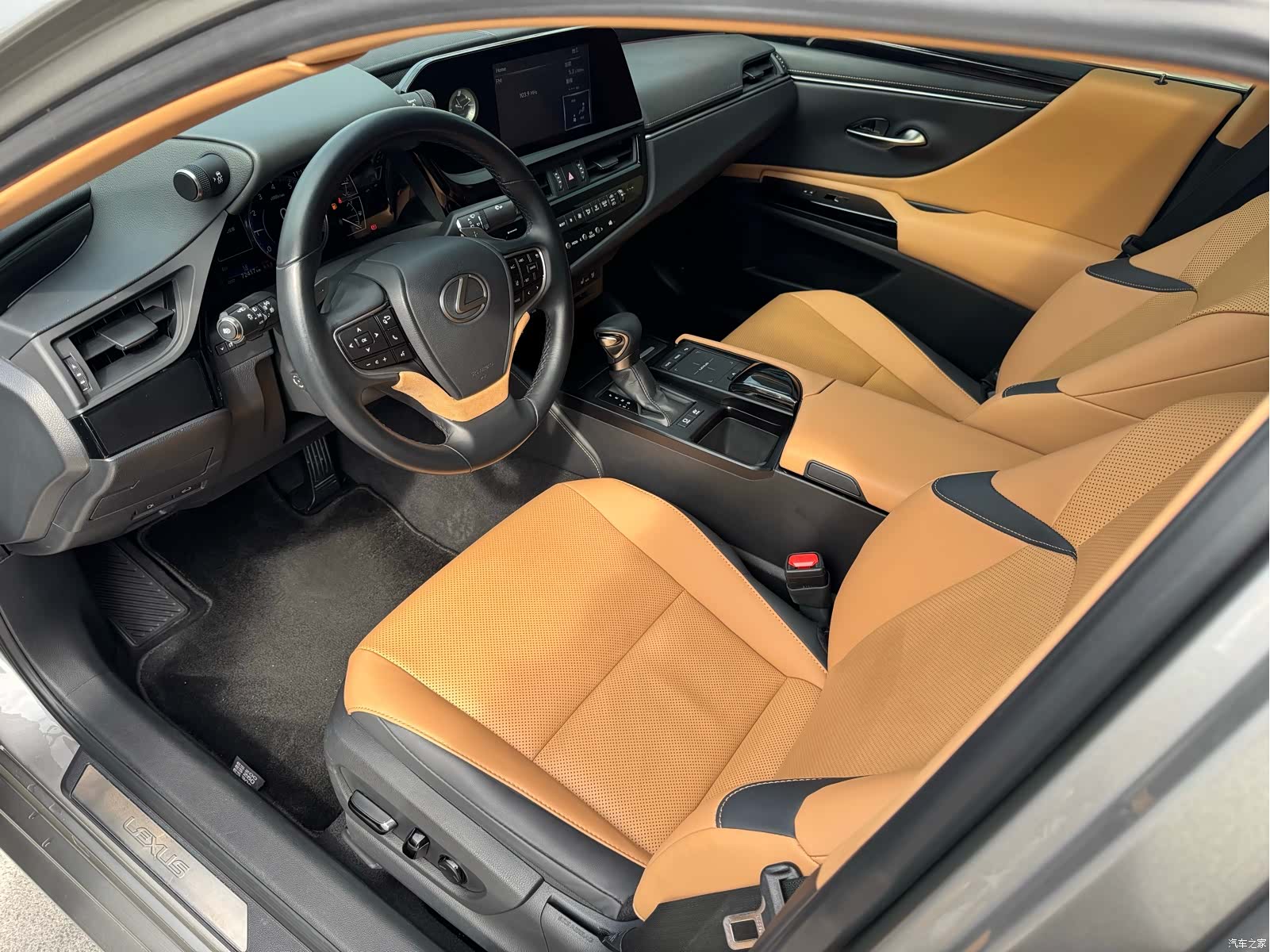 Lexus ES, 2022 10