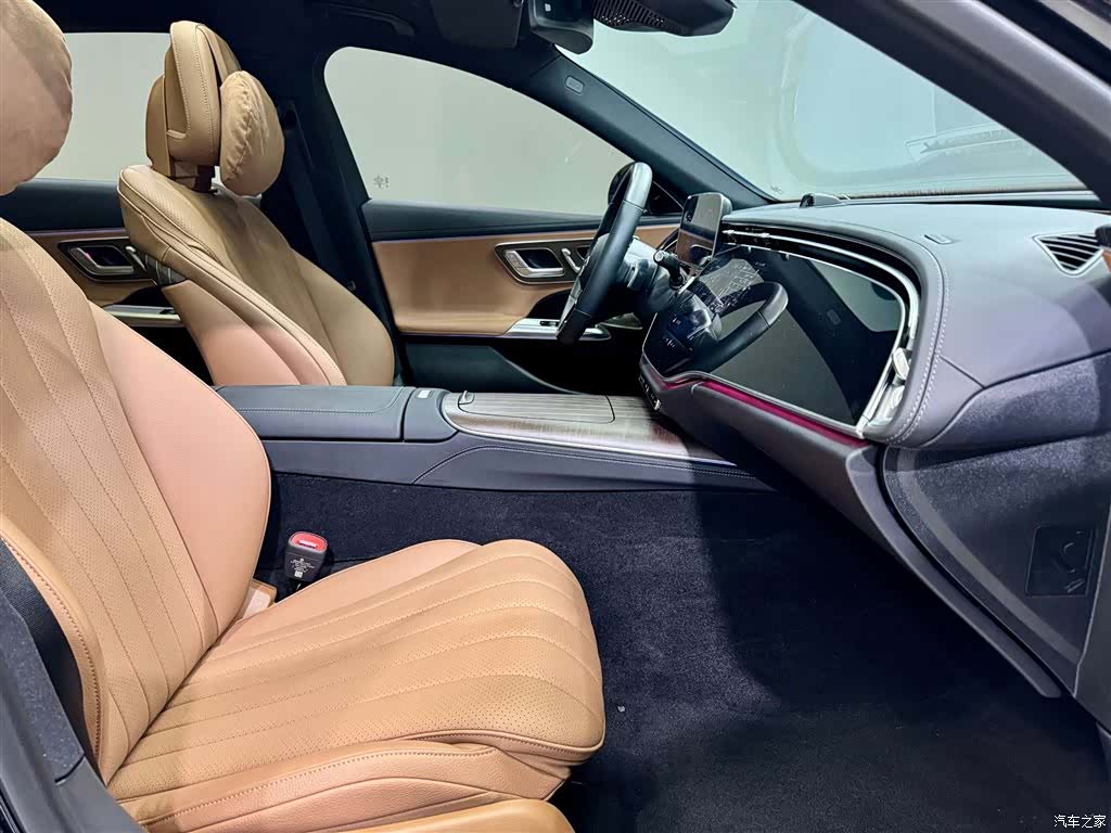 Mercedes-Benz E-Class, 2024 19