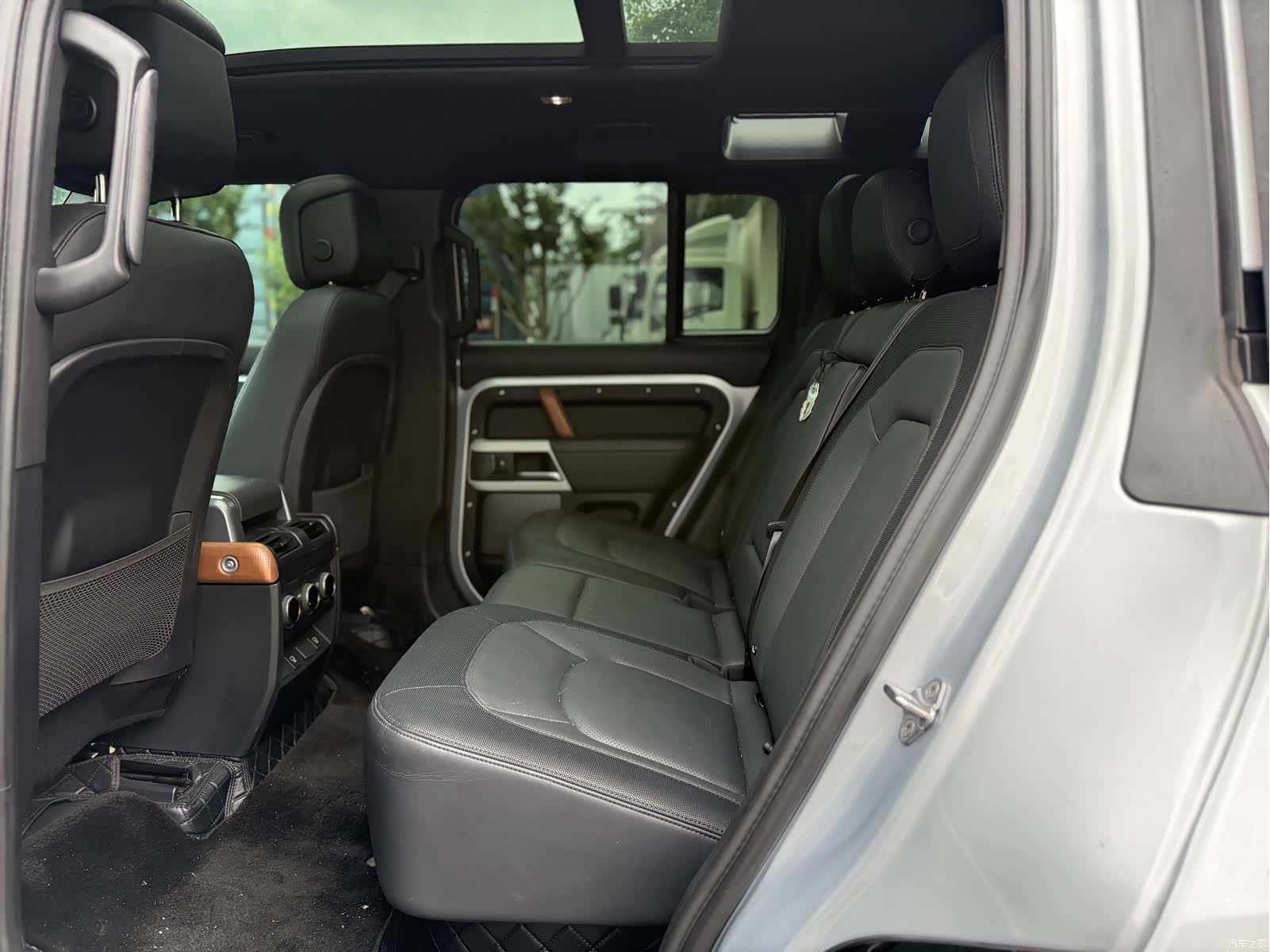 Land Rover Defender, 2022 14