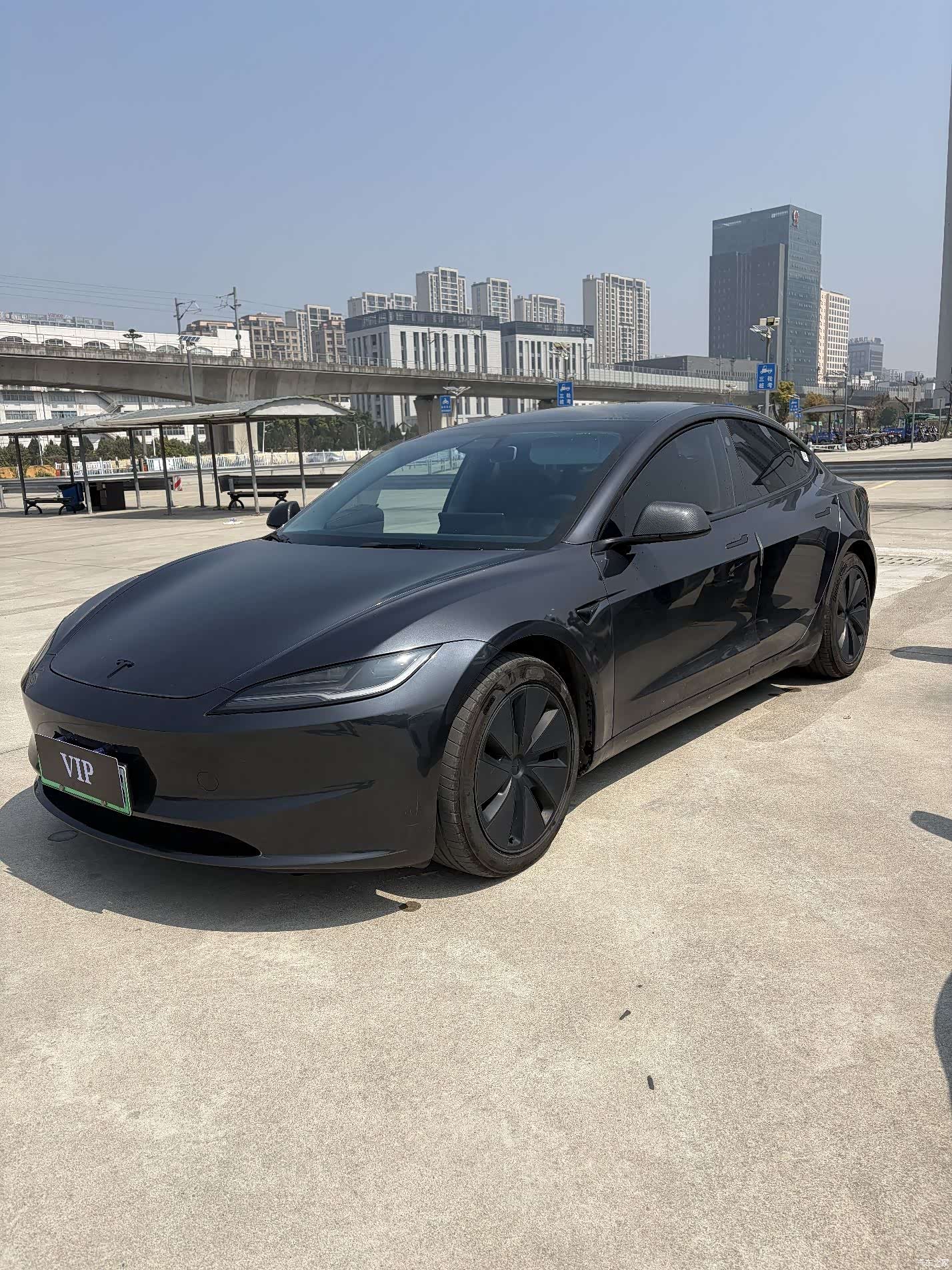 Tesla Model 3, 2025 1