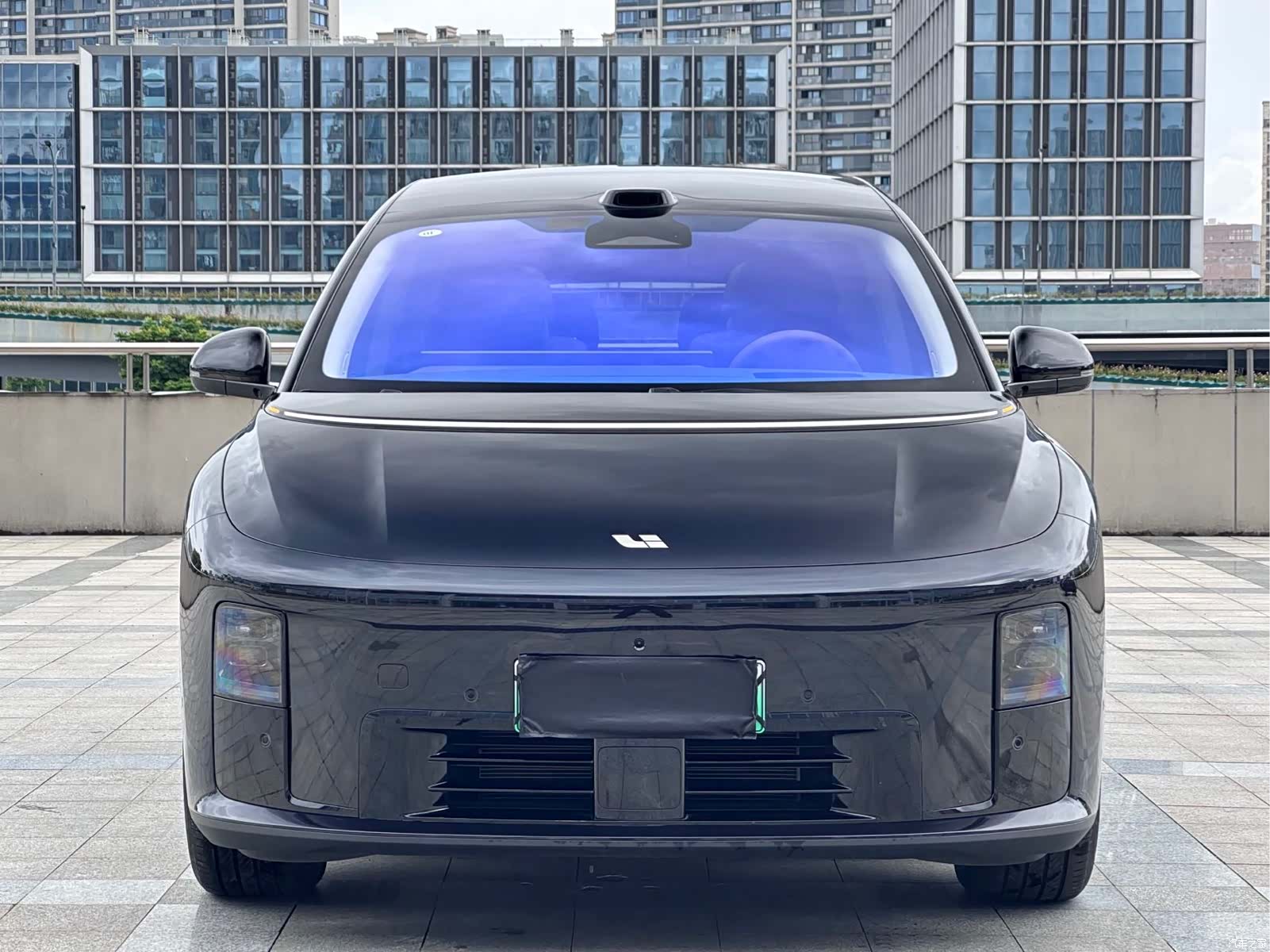Li Auto i8, 2025 1
