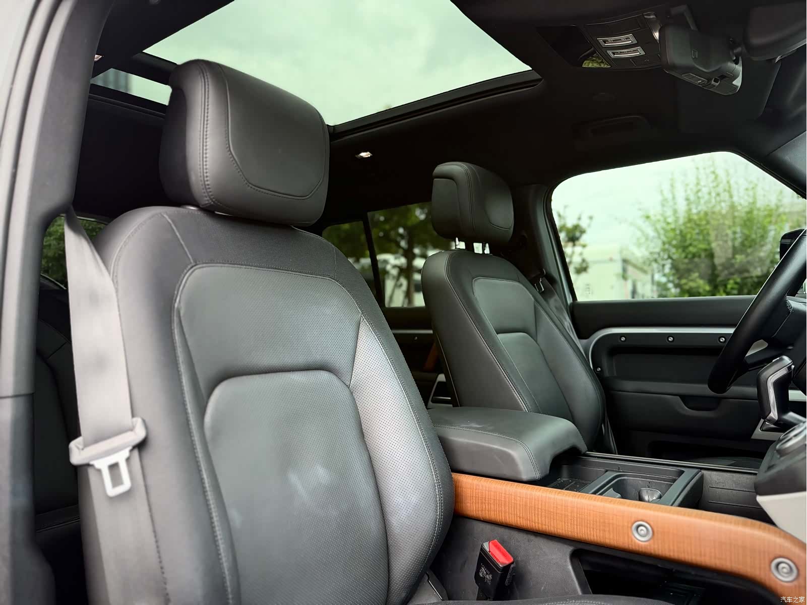 Land Rover Defender, 2022 18