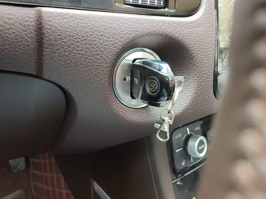 Volkswagen Touareg 2018, фото 8