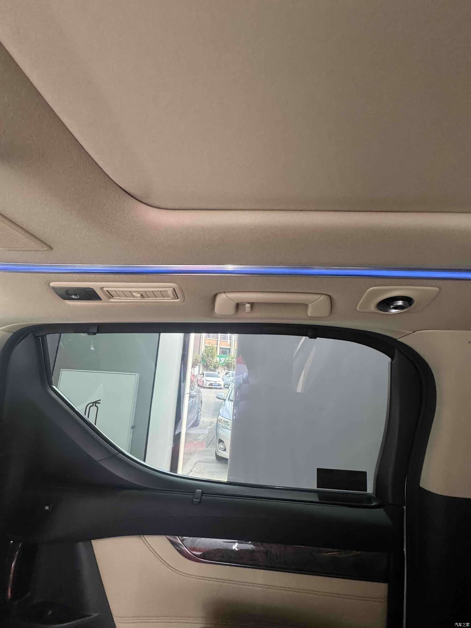 Toyota Alphard, 2019 27