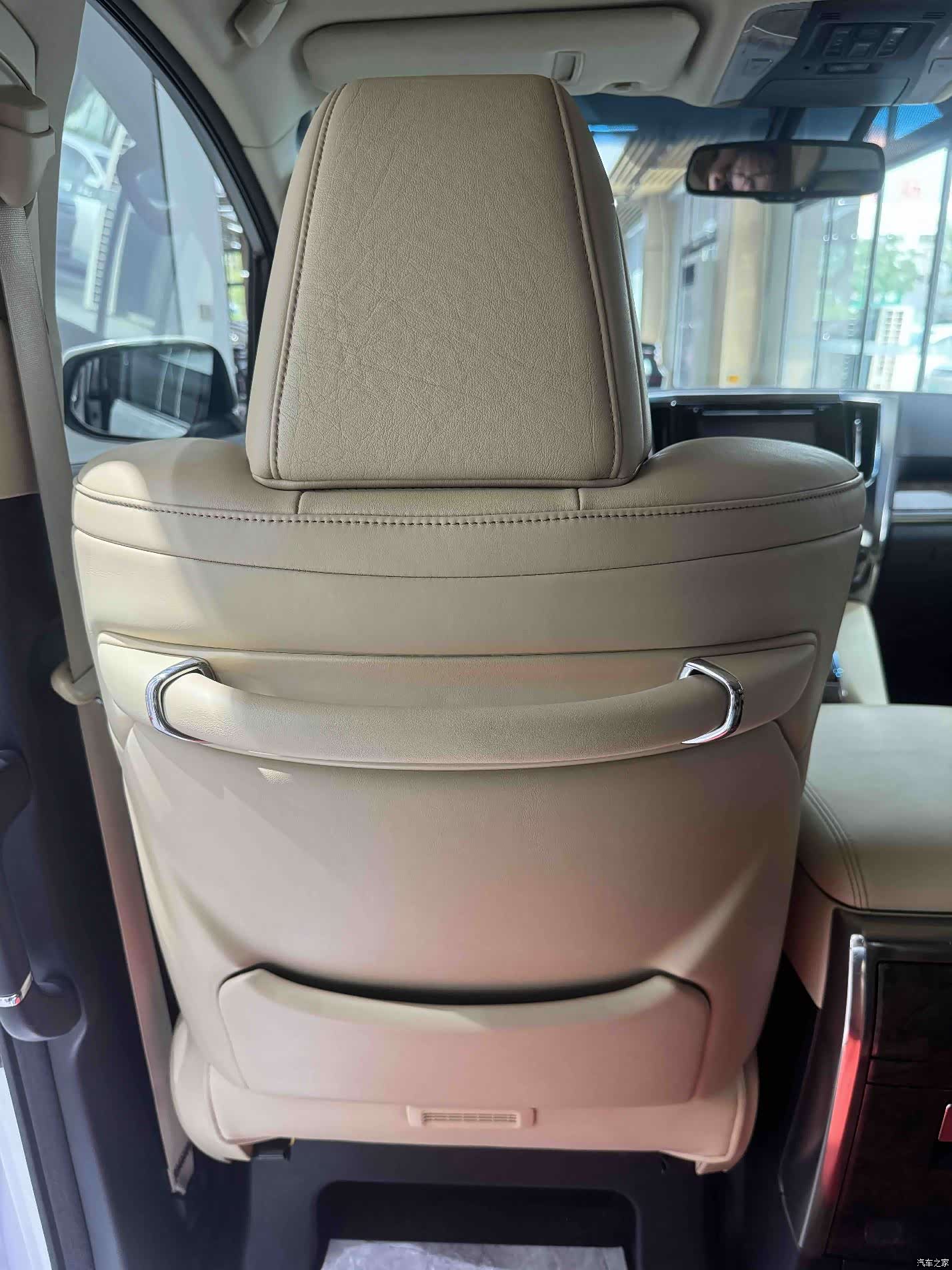 Toyota Alphard, 2019 25