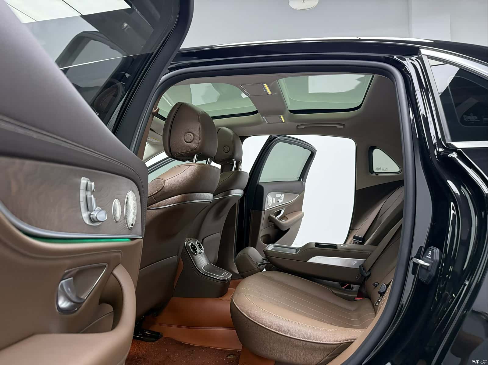 Mercedes-Benz E-Class, 2023 6